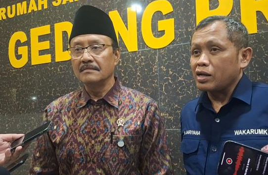 Gus Ipul Mengunjungi Korban RS Polri