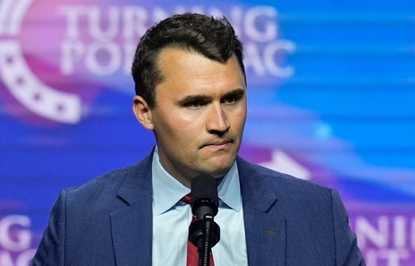 Influencer Populer Charlie Kirk Tewas di Tembak