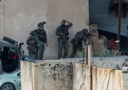 Tentara Israel Bunuh 2 Pemuda Palestina yang Serahkan Diri