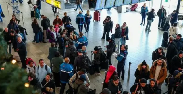 Cuaca Ekstem Membuat Penerbangan di Budapest Batal