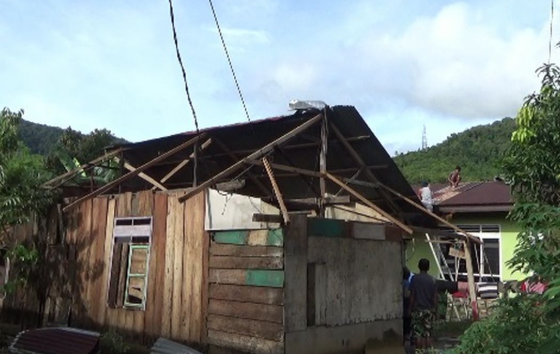 Angin Kencang Rusak Rumah di Sulawesi Selatan