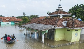 Banjir Karawang Belum Surut Pekan Ini