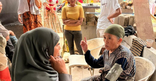 Polres Bogor Mengecek Kesehatan 155 Warga Banjir